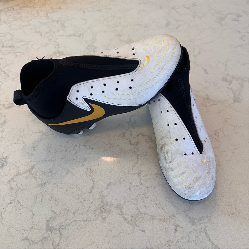 Nike Jr Phantom Luna II Academy VG Soccer Cleats FJ2601-100 Youth Sz: 3Y - Picture 9 of 9